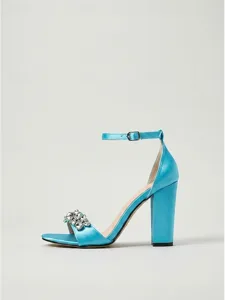 sandales-a-talons-hauts-bleu-clair-pour-bleu-ciel-7