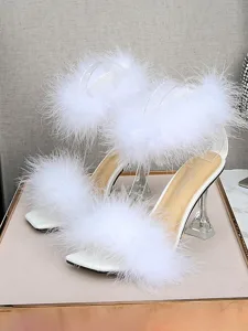 sandales-a-talons-hauts-ornees-de-plumes-blanche-9