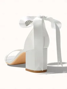 sandales-argentees-a-talons-carres-pour-default-7