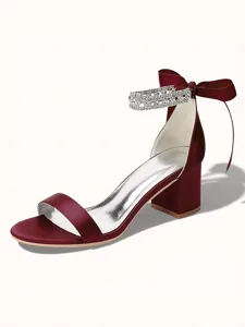 sandales-argentees-a-talons-carres-pour-vin-11