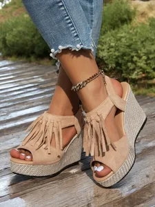 sandales-compensees-a-franges-pour-femme-kaki-1