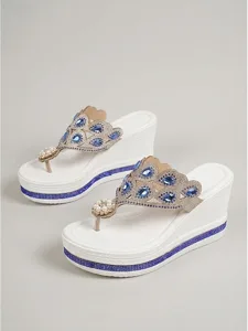 sandales-compensees-blanches-a-plateform-bleu-6