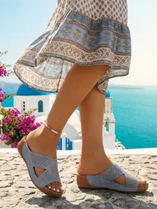 sandales-compensees-bleues-a-strass-pour-default-3