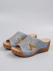 sandales-compensees-bleues-a-strass-pour-default-5