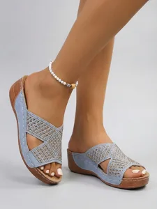 sandales-compensees-bleues-a-strass-pour-default-6