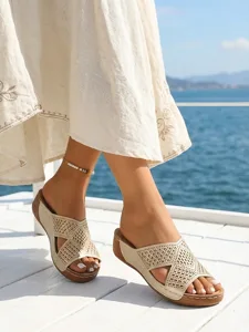 sandales-compensees-bleues-a-strass-pour-default-9