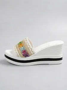 sandales-compensees-bohemes-blanches-pou-blanche-1