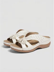 sandales-compensees-elegantes-a-decoupes-blanche-6