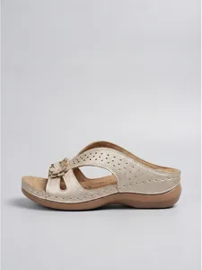 sandales-compensees-elegantes-a-decoupes-default-3