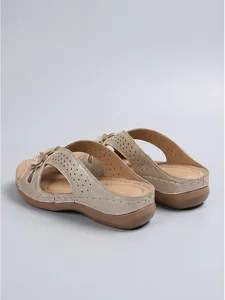 sandales-compensees-elegantes-a-decoupes-default-4
