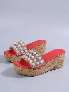 sandales-compensees-elegantes-pour-femme-rouge-1