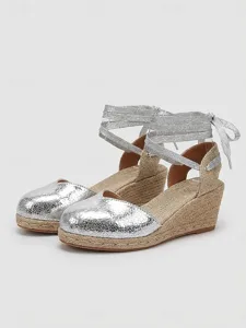 sandales-compensees-noires-classiques-a-argent-1
