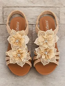 sandales-compensees-tressees-de-style-bo-amande-1
