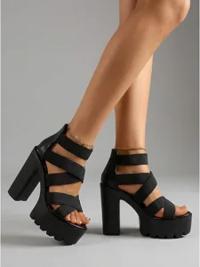 sandales-habillees-noires-a-plateforme-p-noir-1