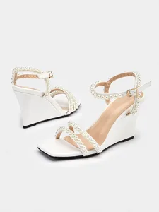 talons-compenses-ornes-de-perles-pour-fe-default-6