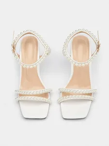 talons-compenses-ornes-de-perles-pour-fe-default-7