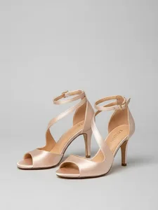 talons-hauts-de-mariage-elegants-en-sati-default-3