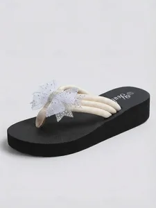 tongs-noires-chics-pour-femmes-avec-nud-beige-9