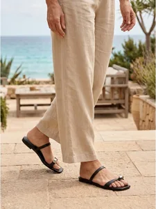 women-s-black-square-toe-flat-sandals-wi-default-3