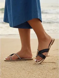 women-s-white-criss-cross-sandals-elegan-black-9