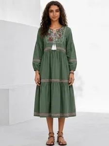 besticktes-damen-midikleid-aus-bau-11507567-grun-3