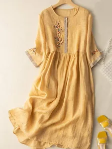 besticktes-damen-midikleid-aus-bau-17834289-gelb-7