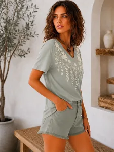 damen-t-shirt-druck-blumen-grafik-15448119-default-3